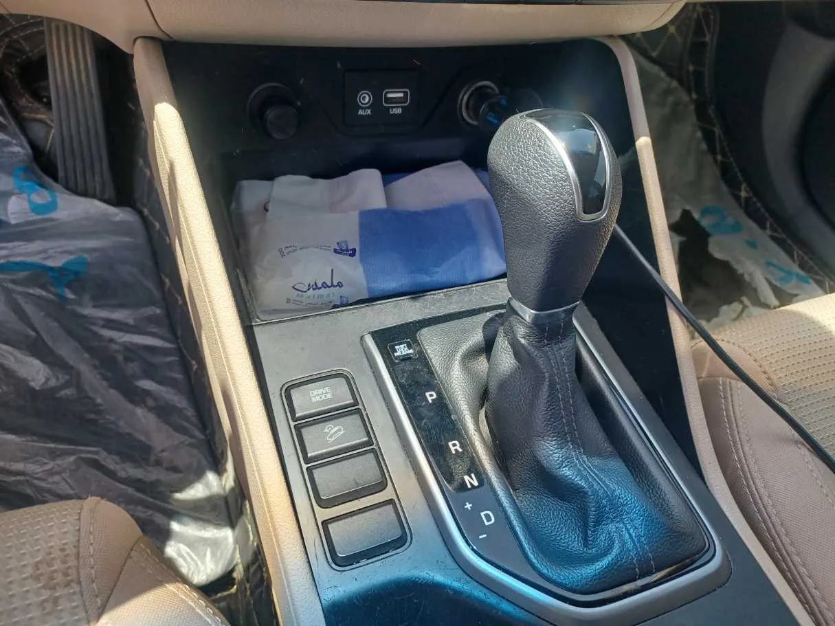 Car image 17