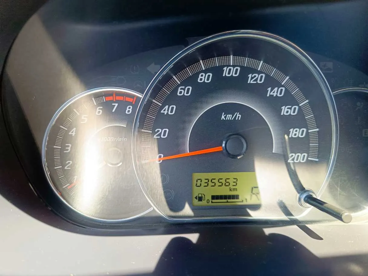 Car image 19