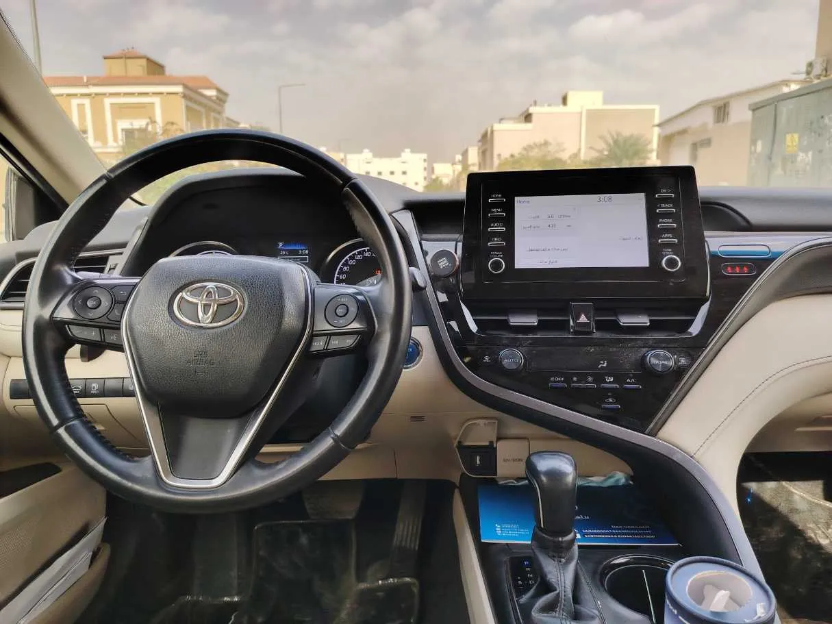 Car image 18