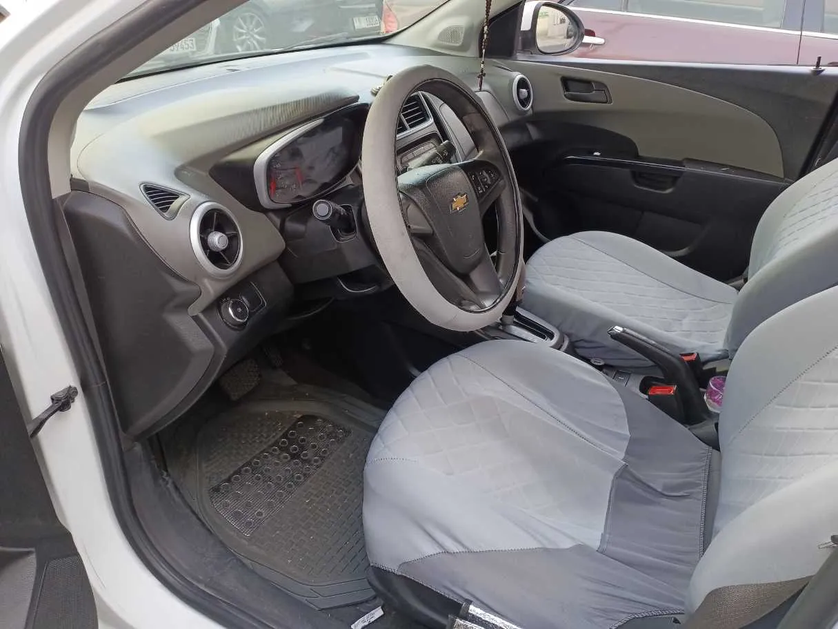 Car image 11