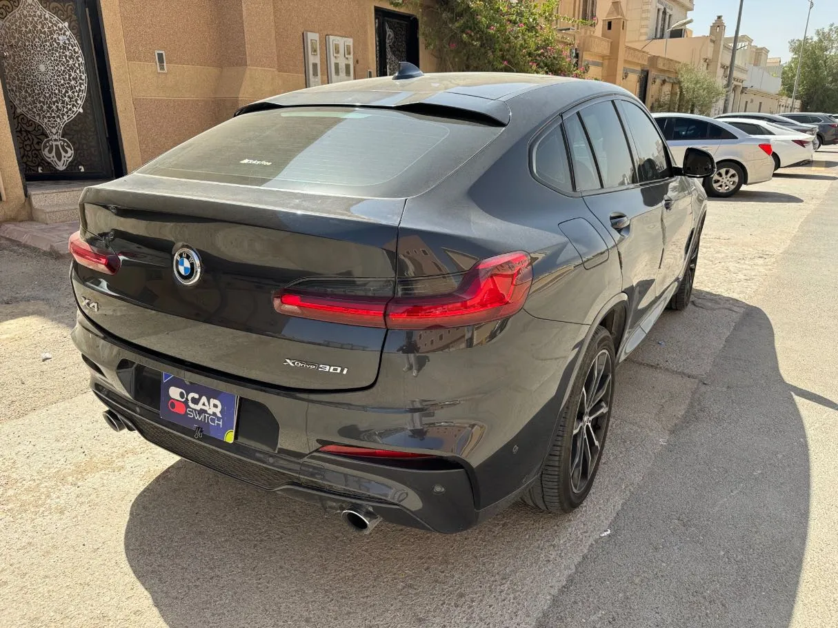 Car image 5
