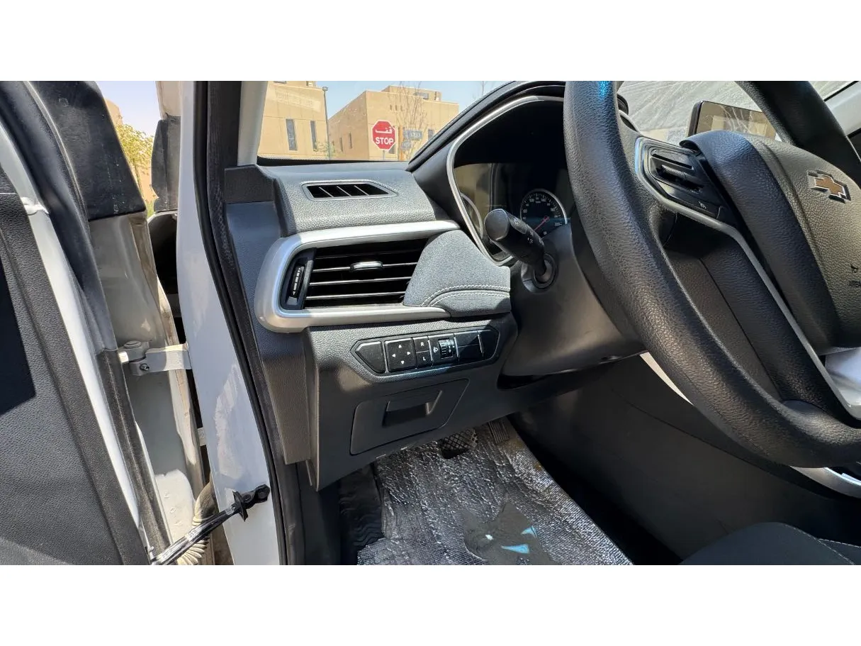 Car image 22
