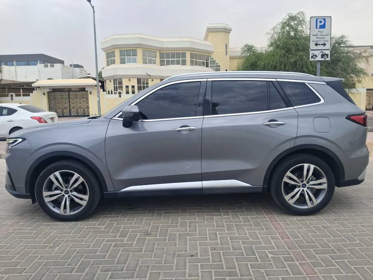Car image 8