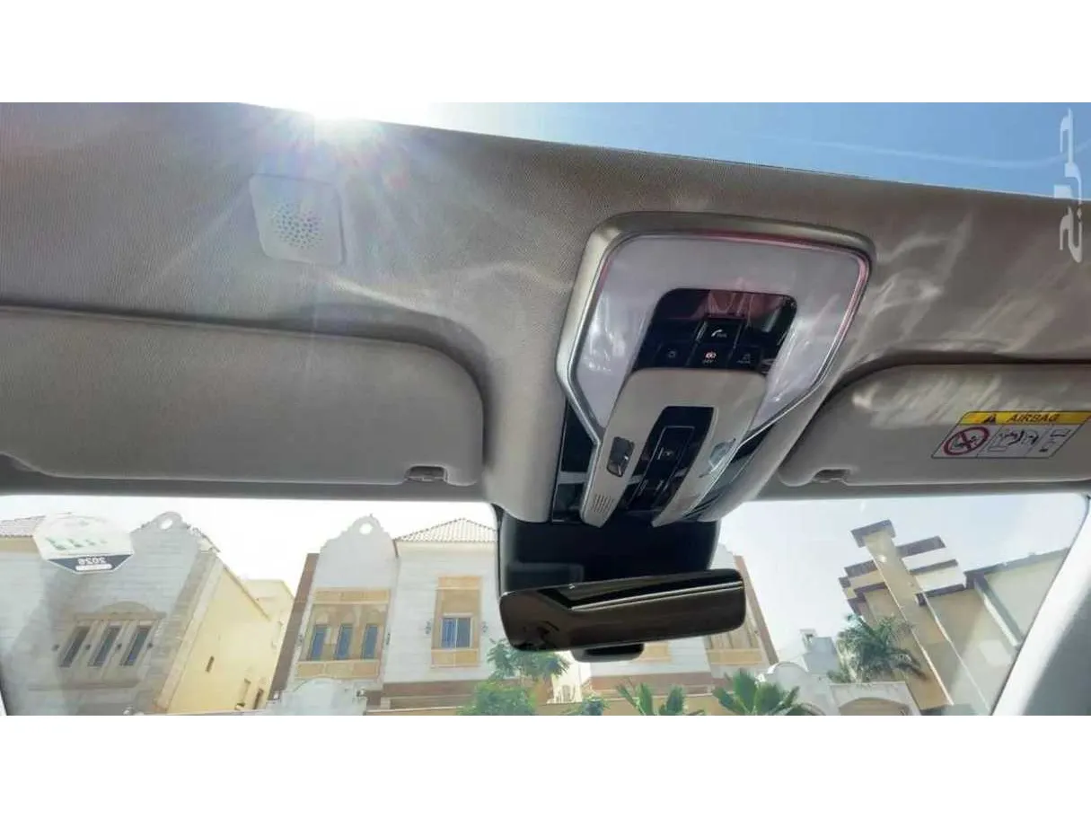 Car image 46