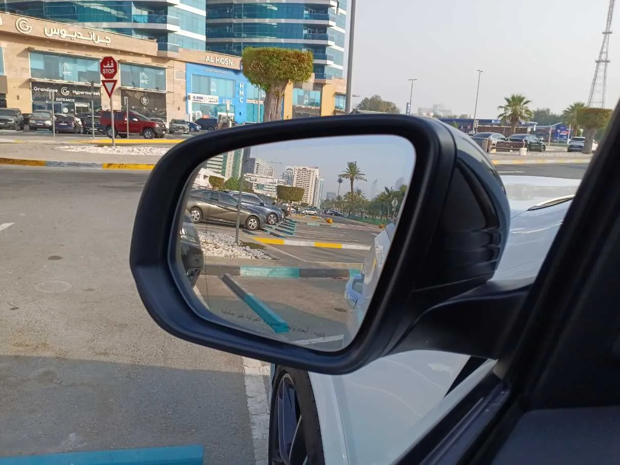 Car image 22