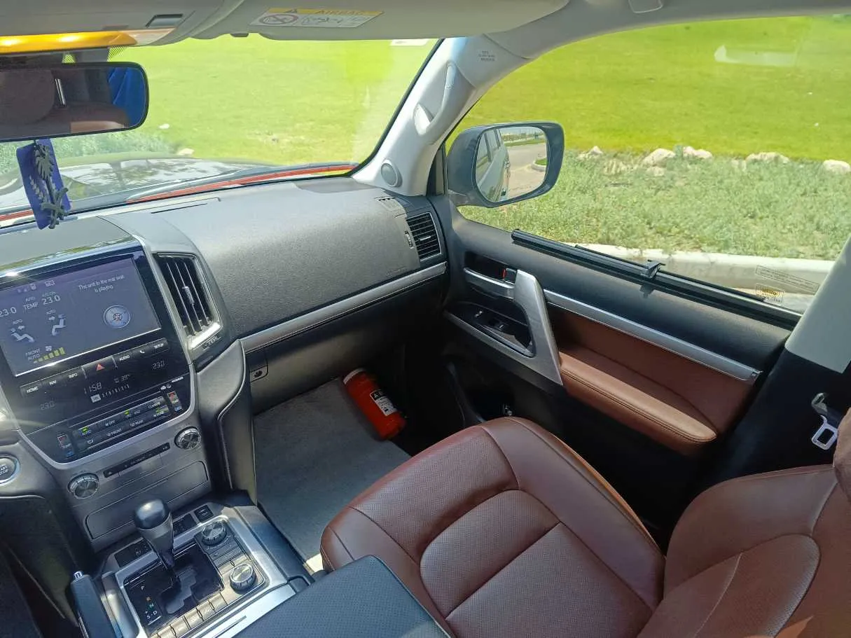 Car image 23