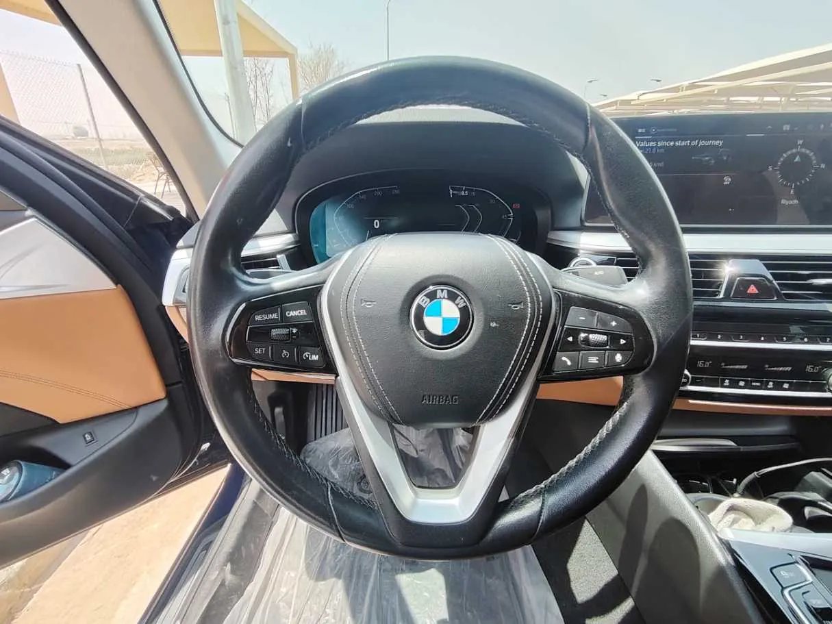 Car image 23