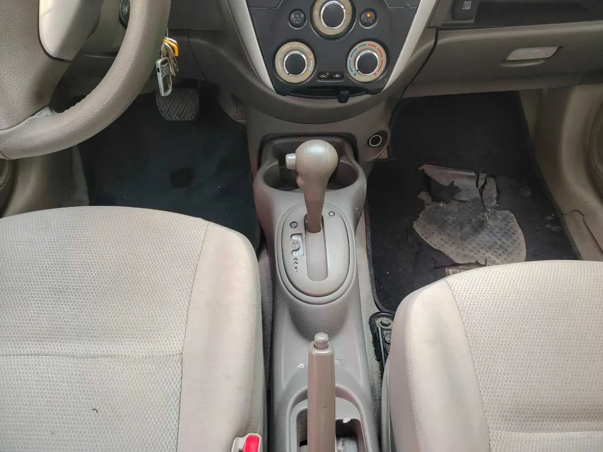 Car image 24