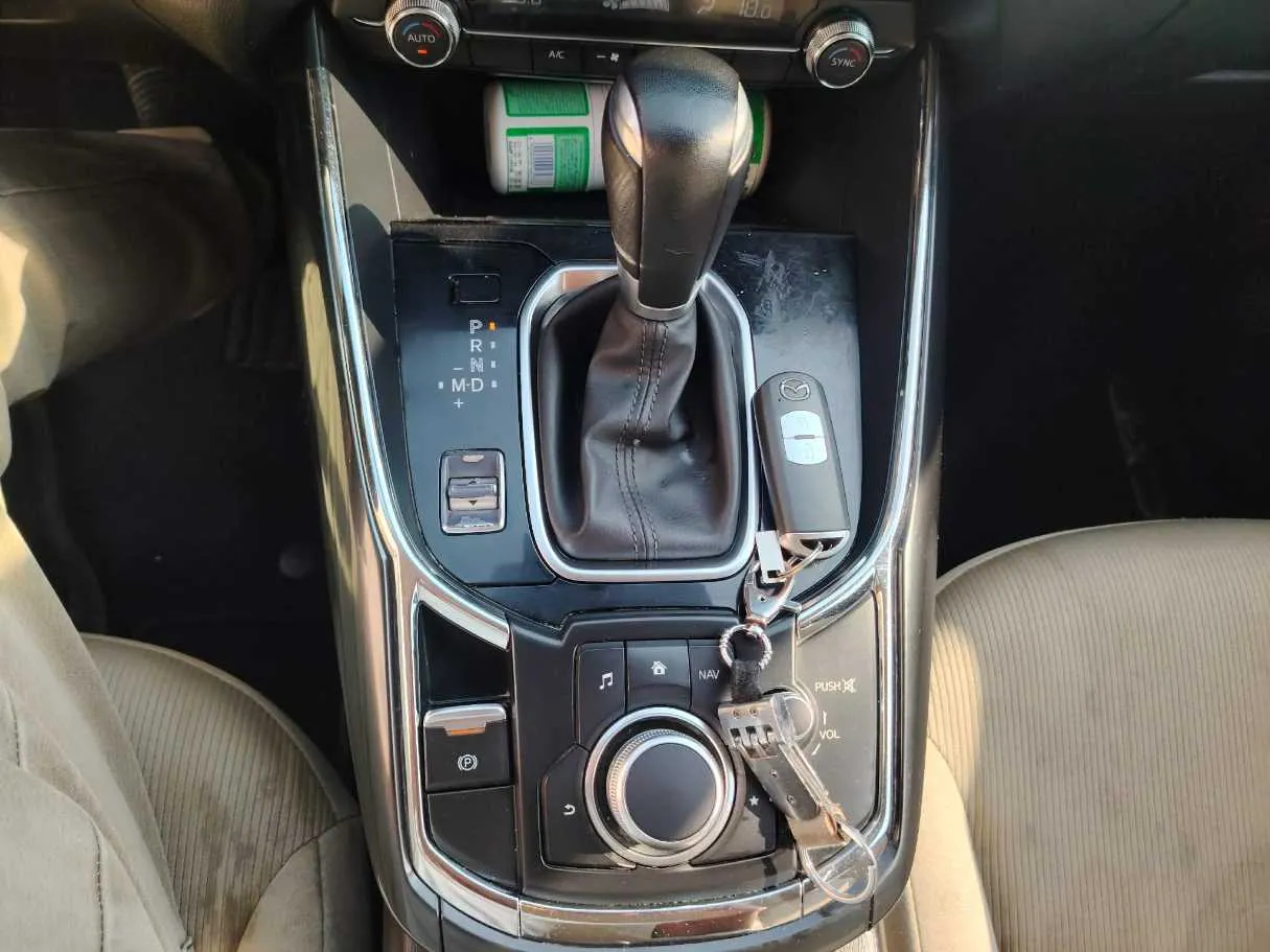 Car image 23
