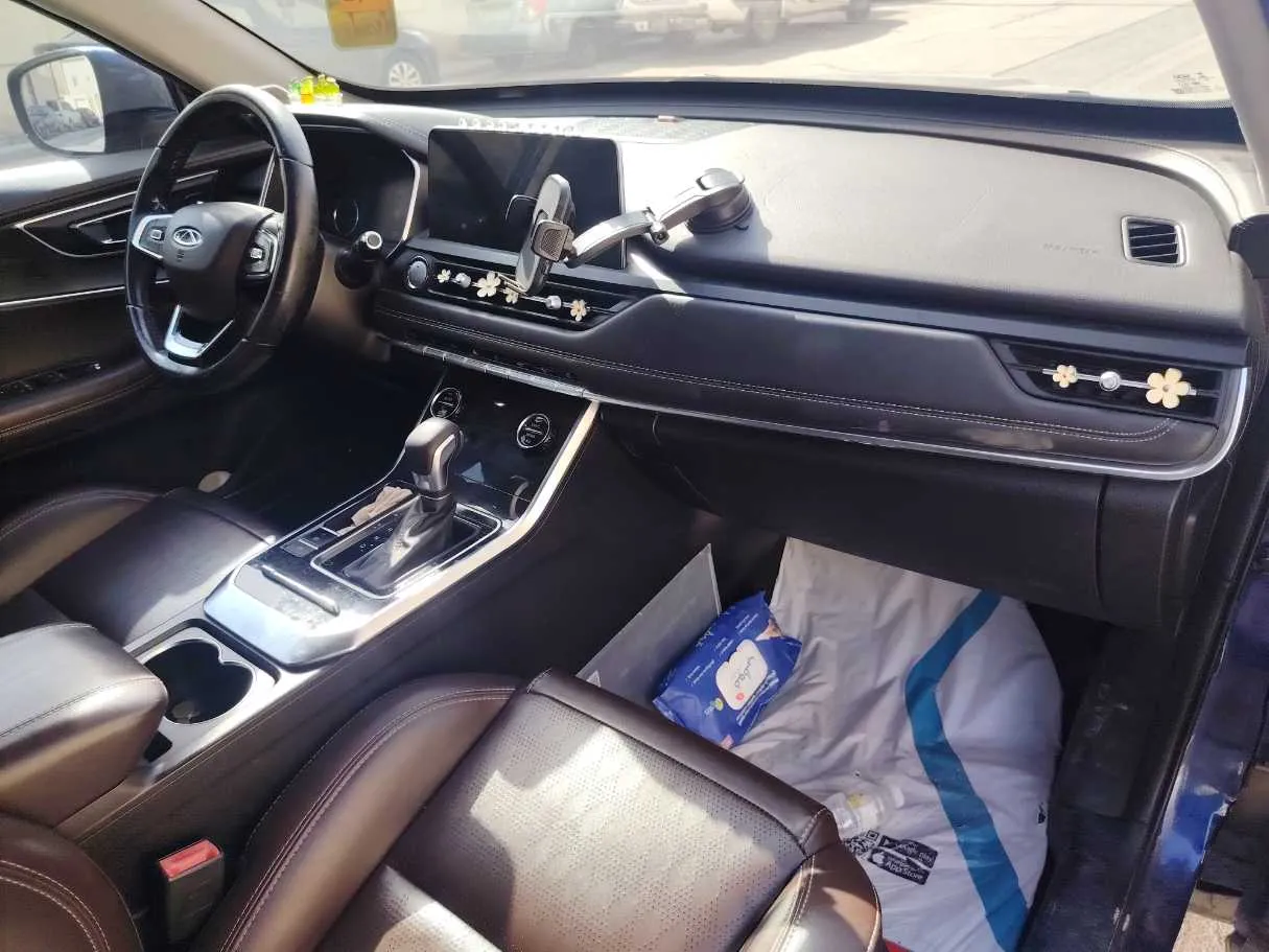 Car image 15