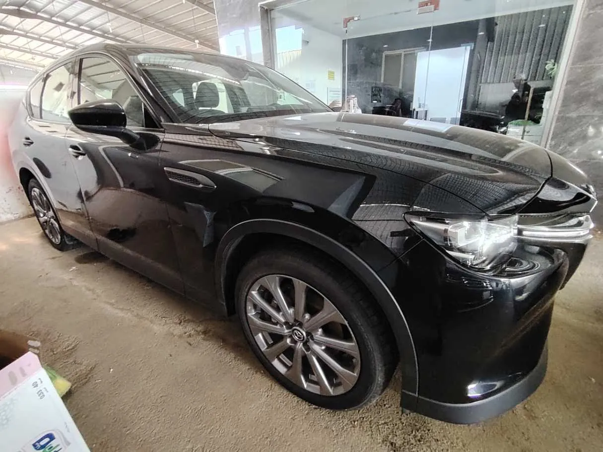 Car image 4