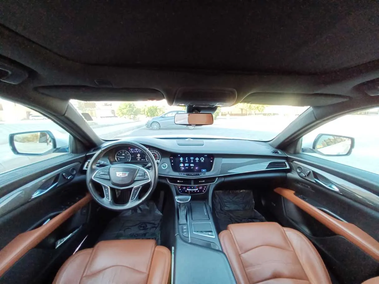 Car image 13