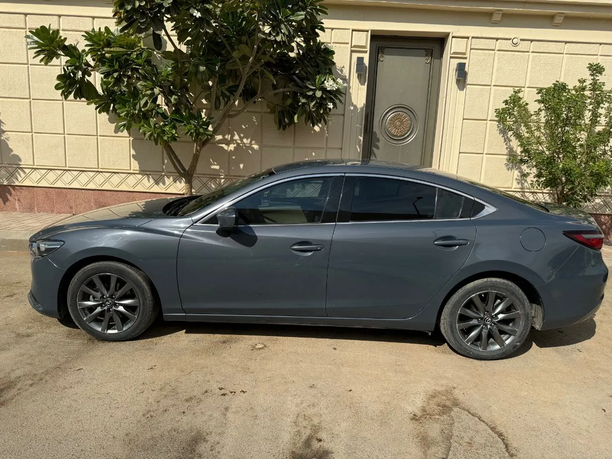 Car image 7