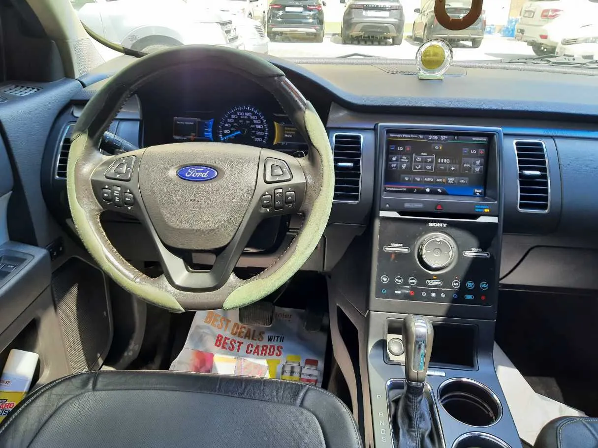 Car image 17