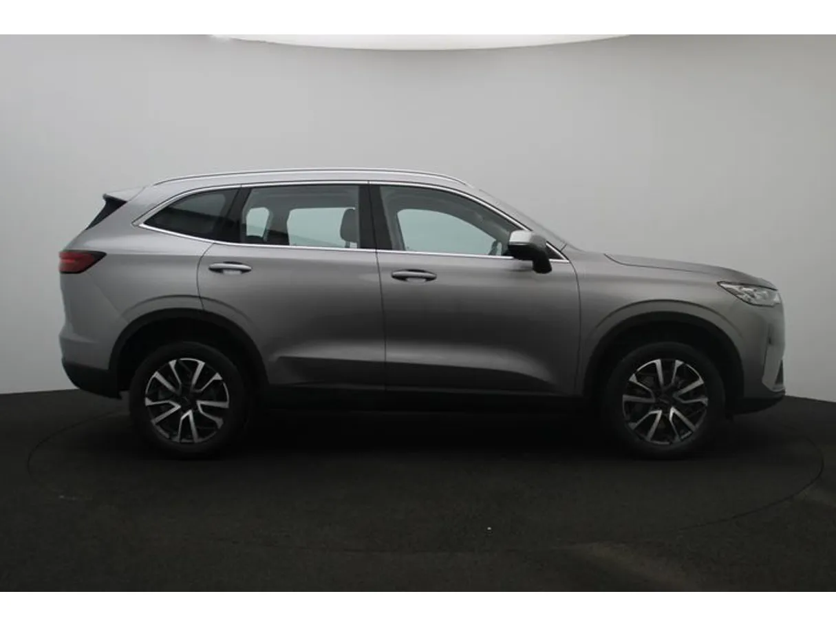 Car image 13