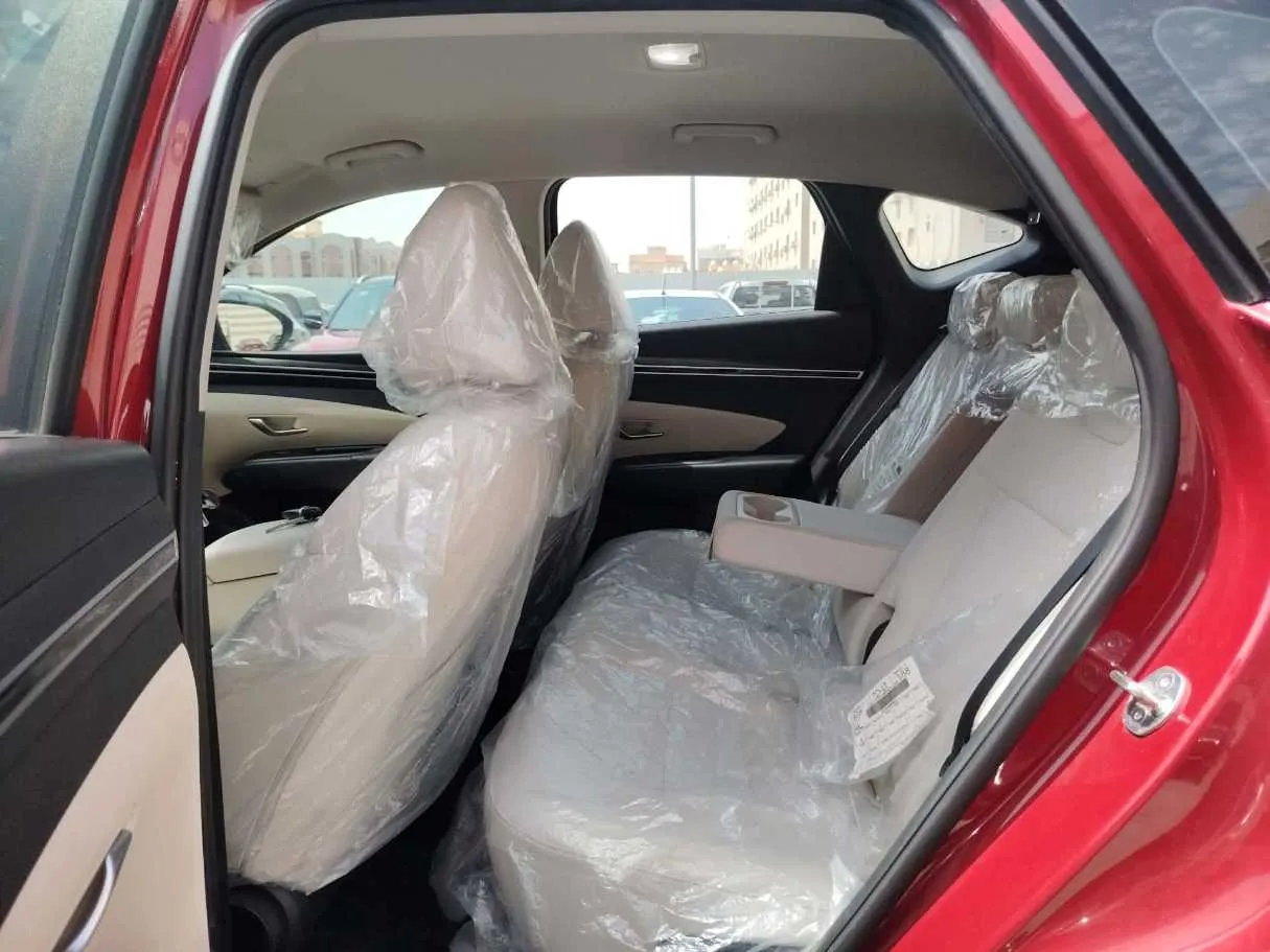 Car image 18