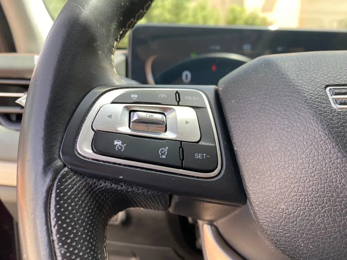 Car image 28