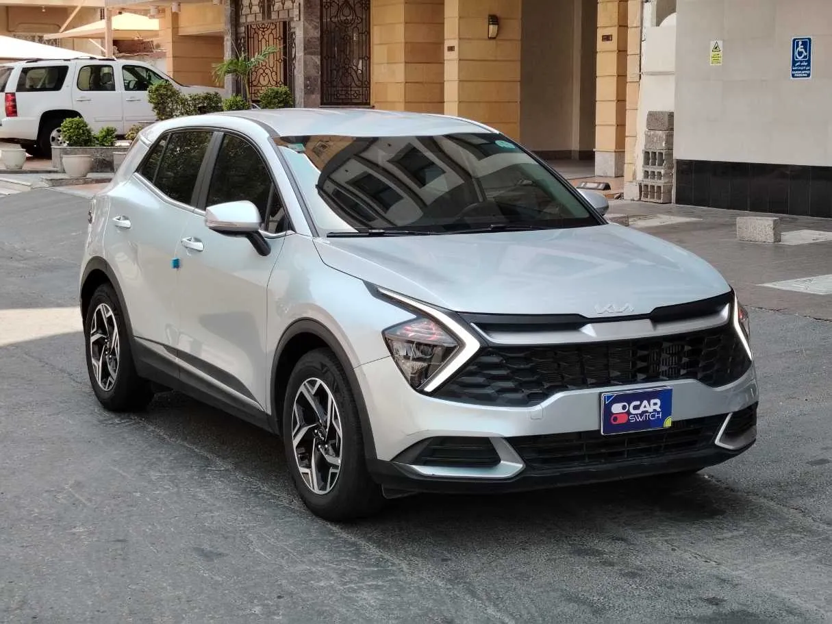 Car image 3
