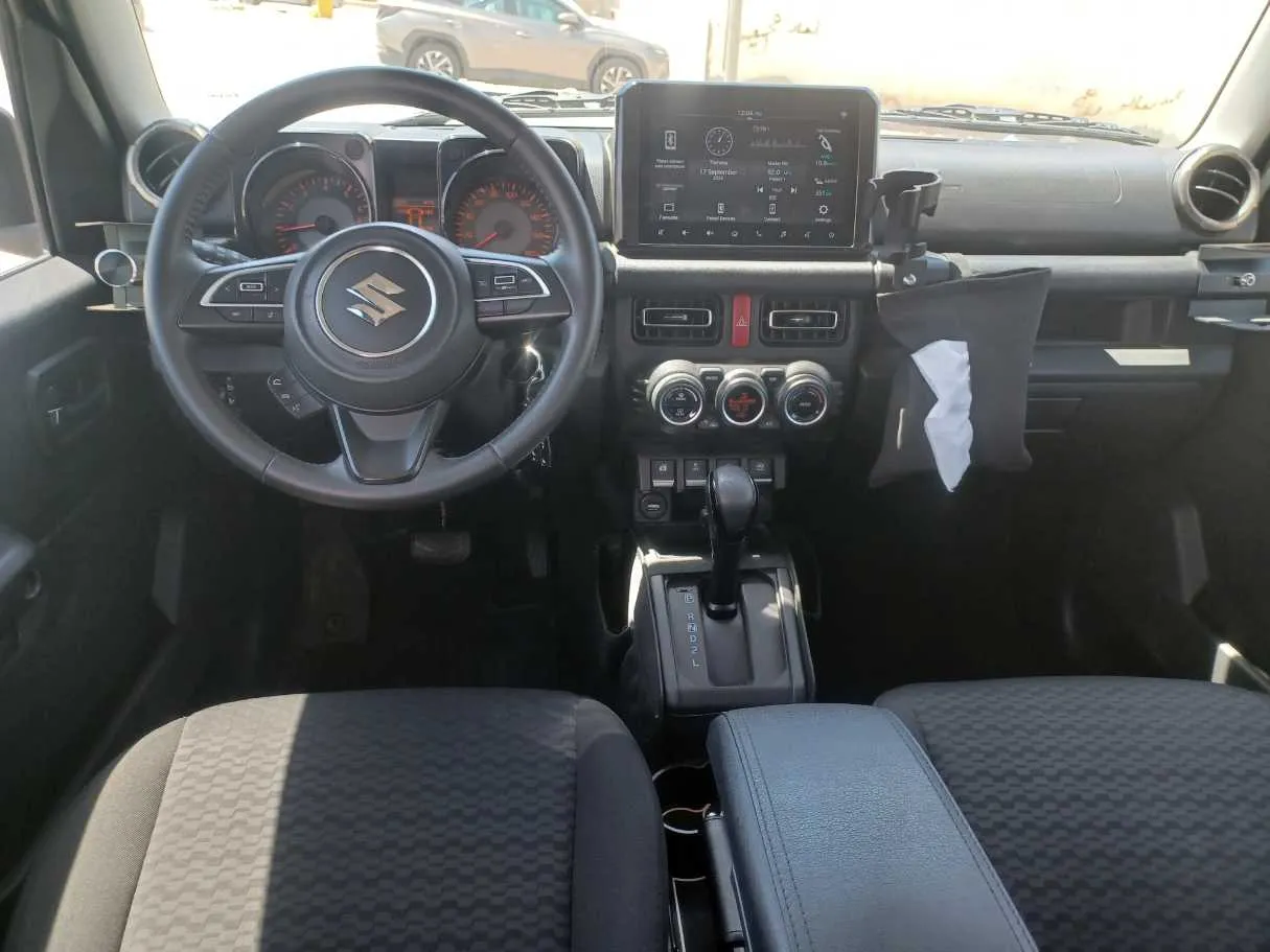Car image 16