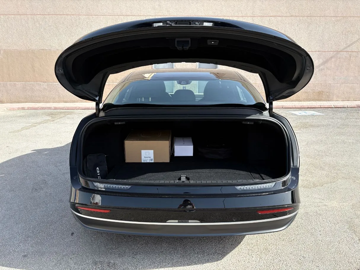 Car image 23