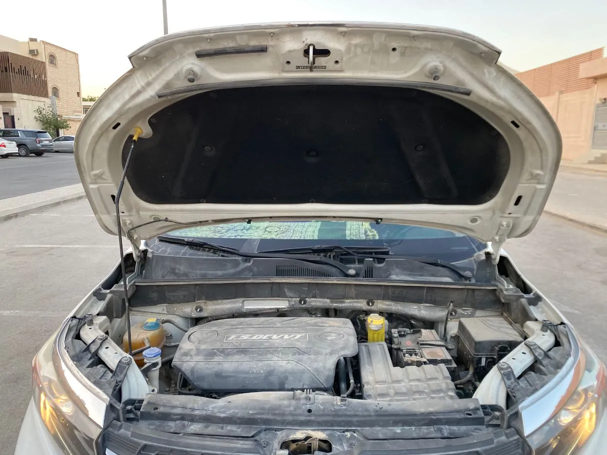 Car image 24