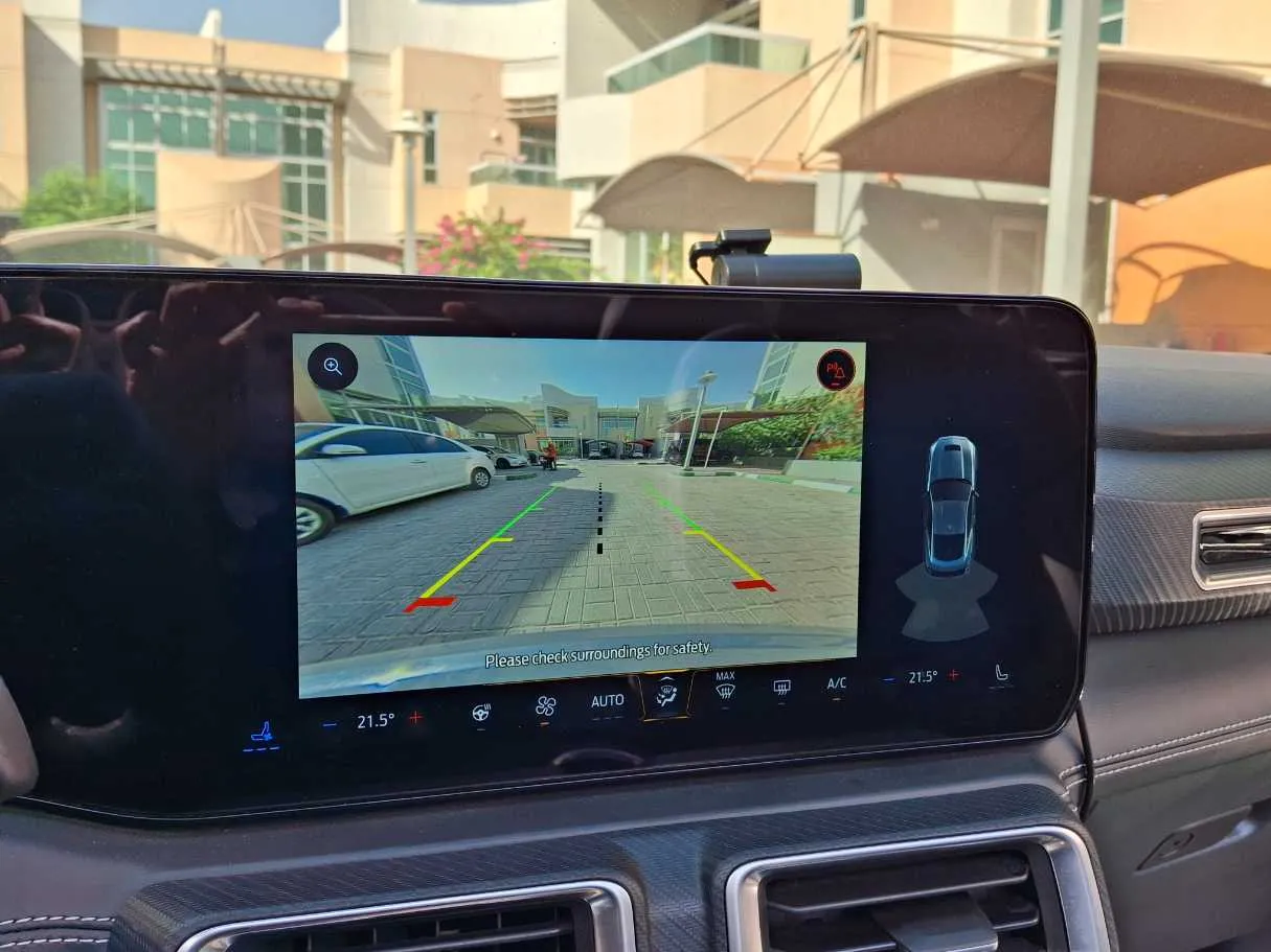 Car image 14
