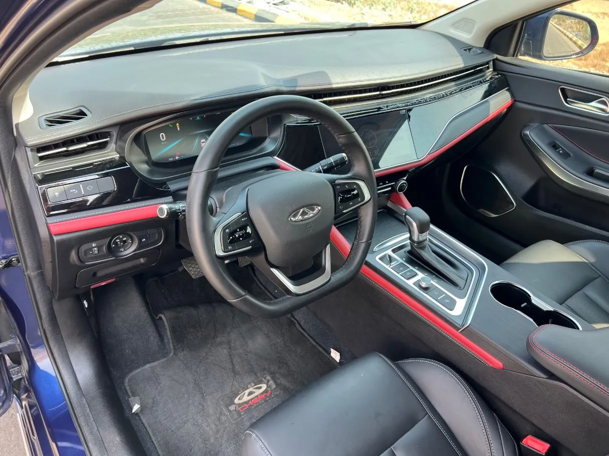 Car image 12