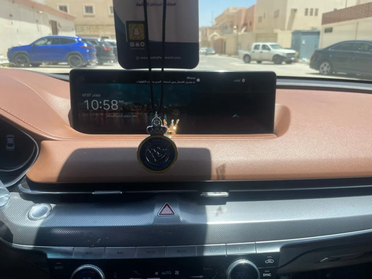 Car image 21