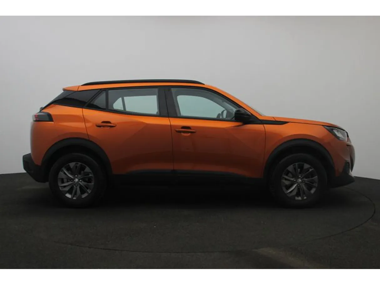 Car image 13
