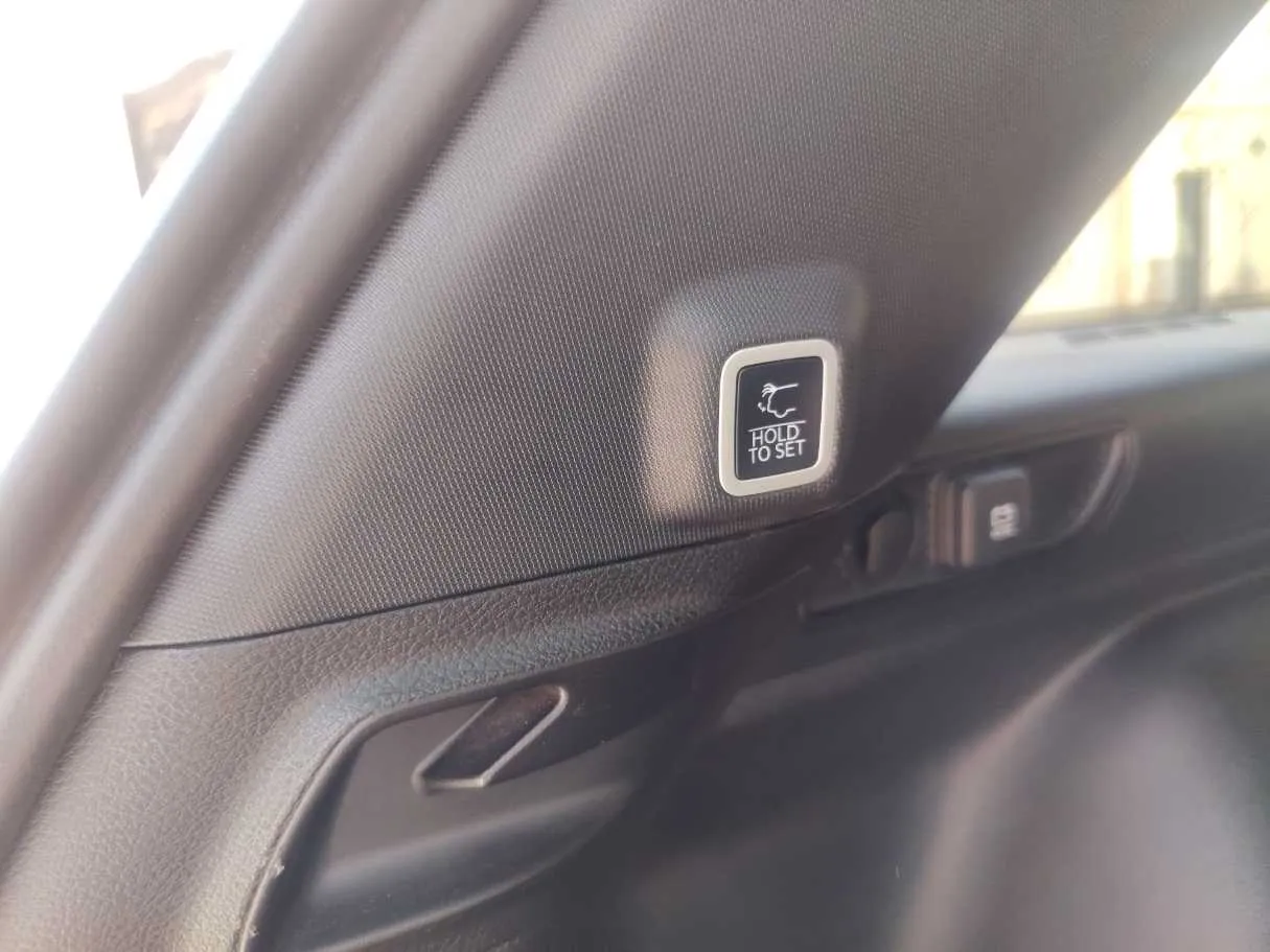 Car image 29