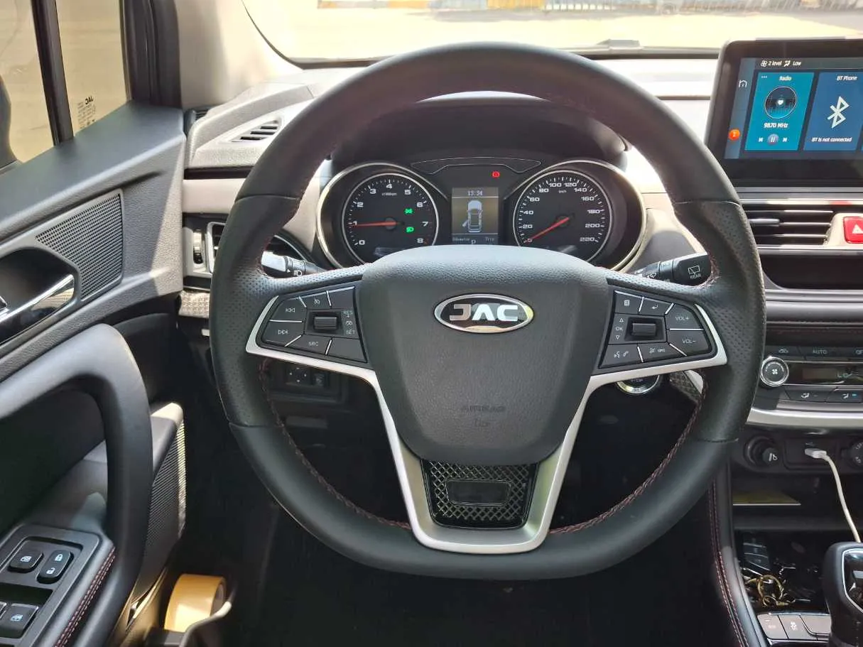 Car image 16