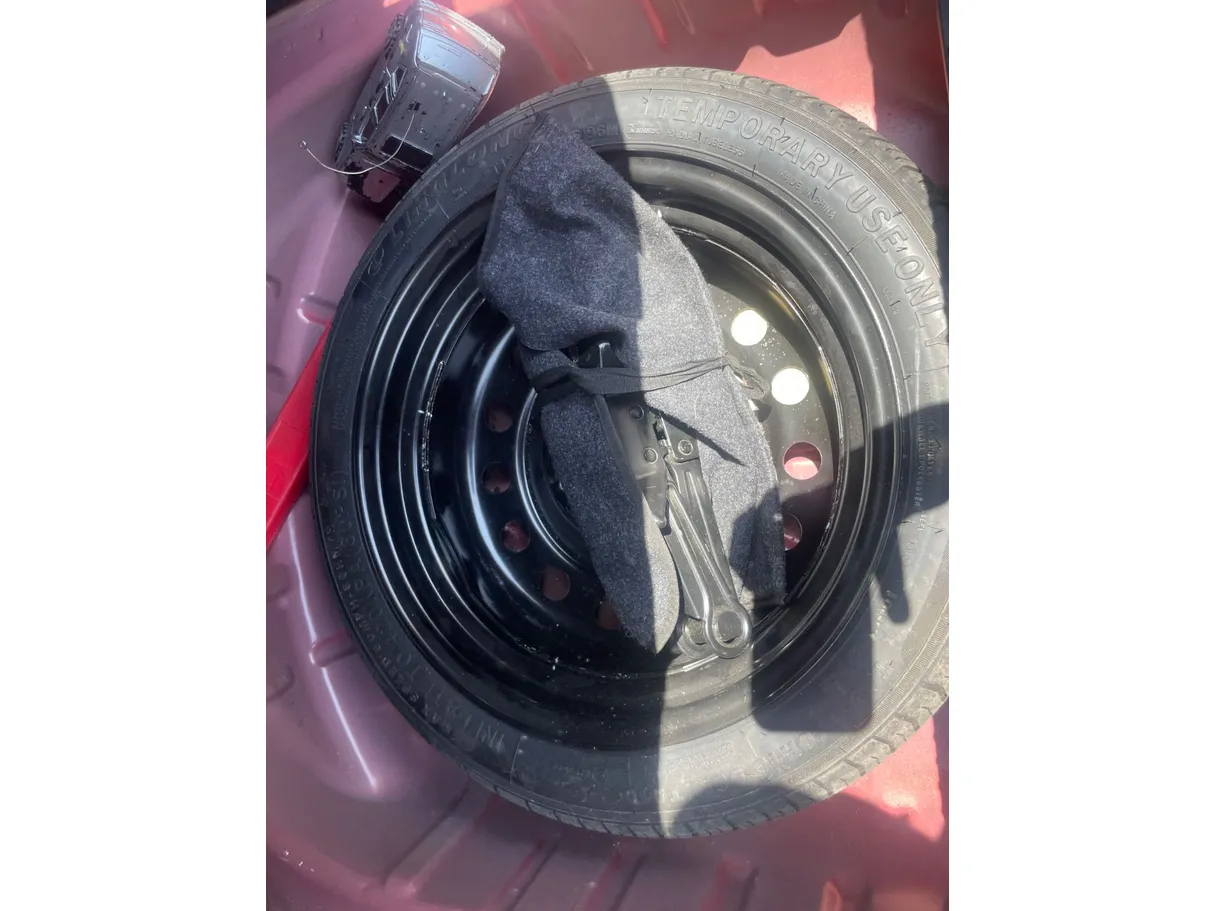 Car image 22