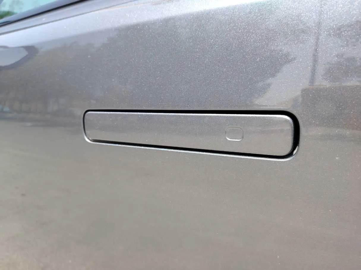 Car image 35