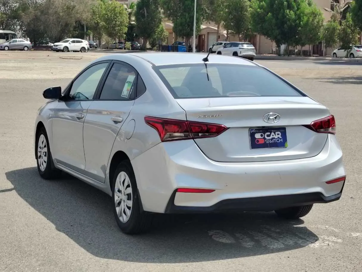 Car image 7