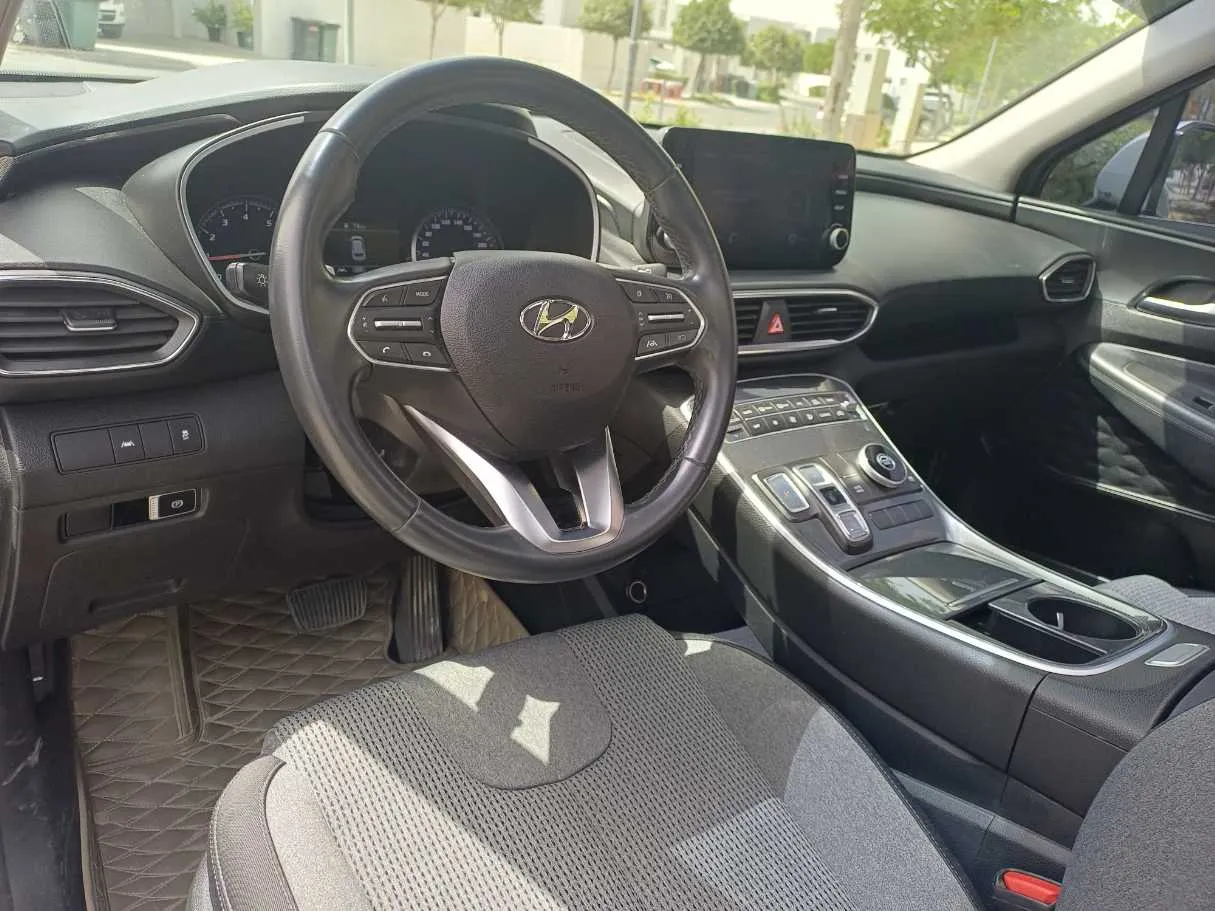Car image 11