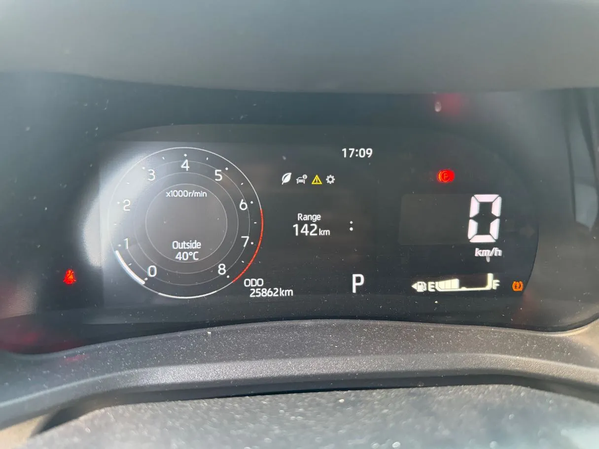 Car image 19