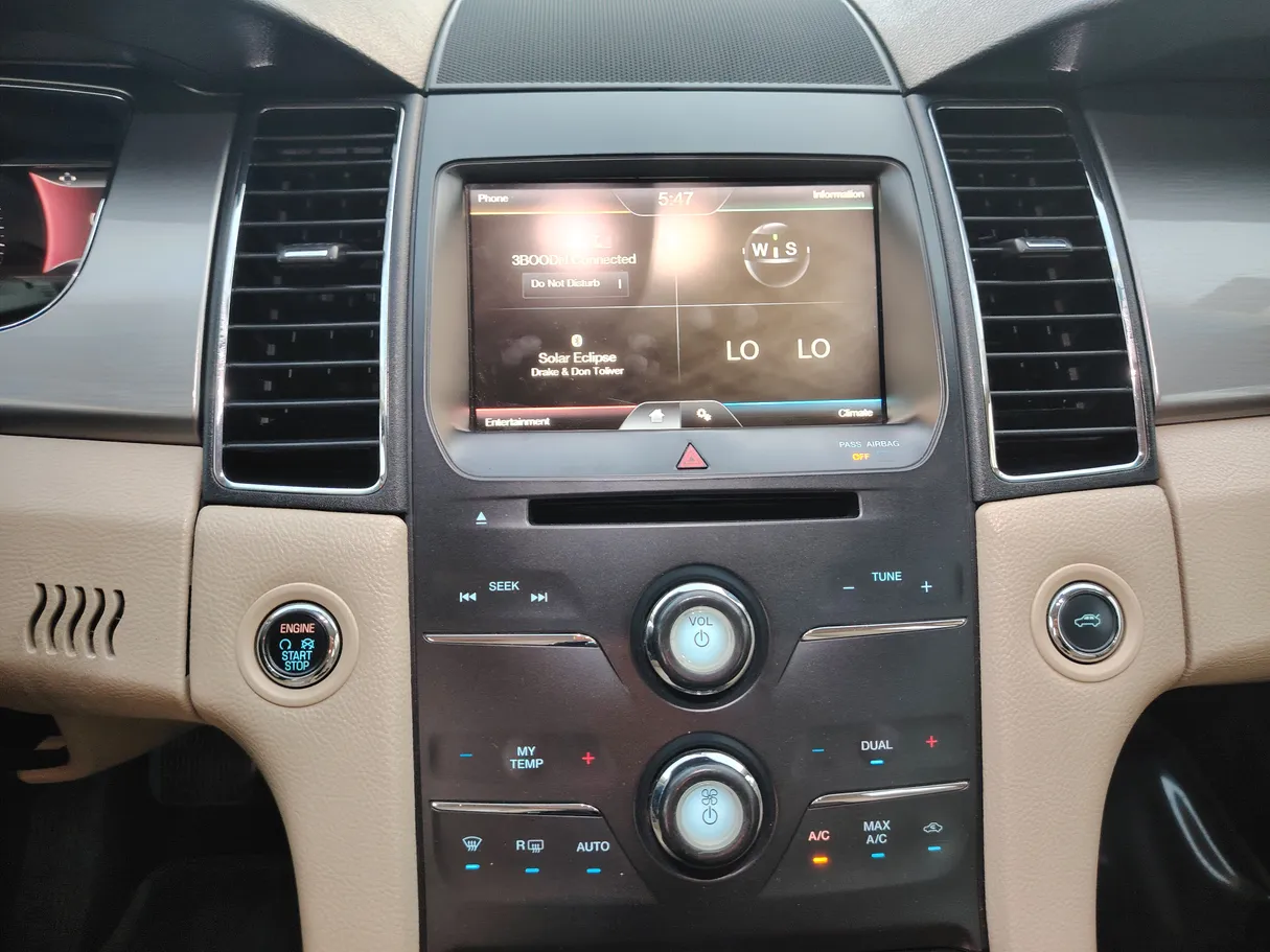 Car image 20