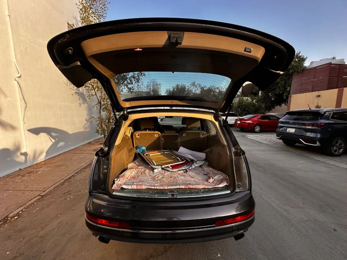 Car image 23