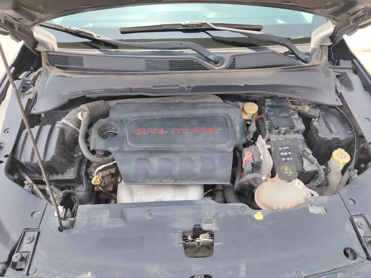 Car image 30