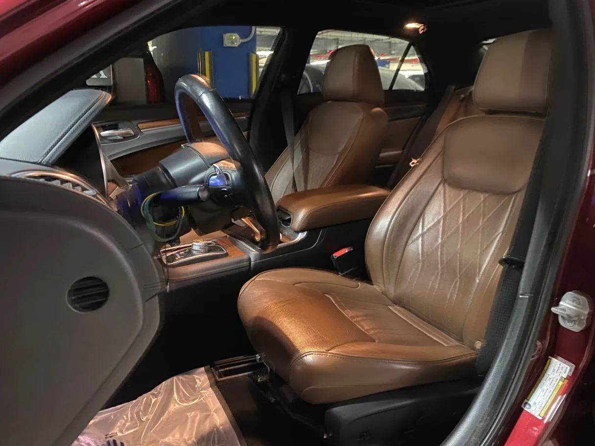 Car image 11