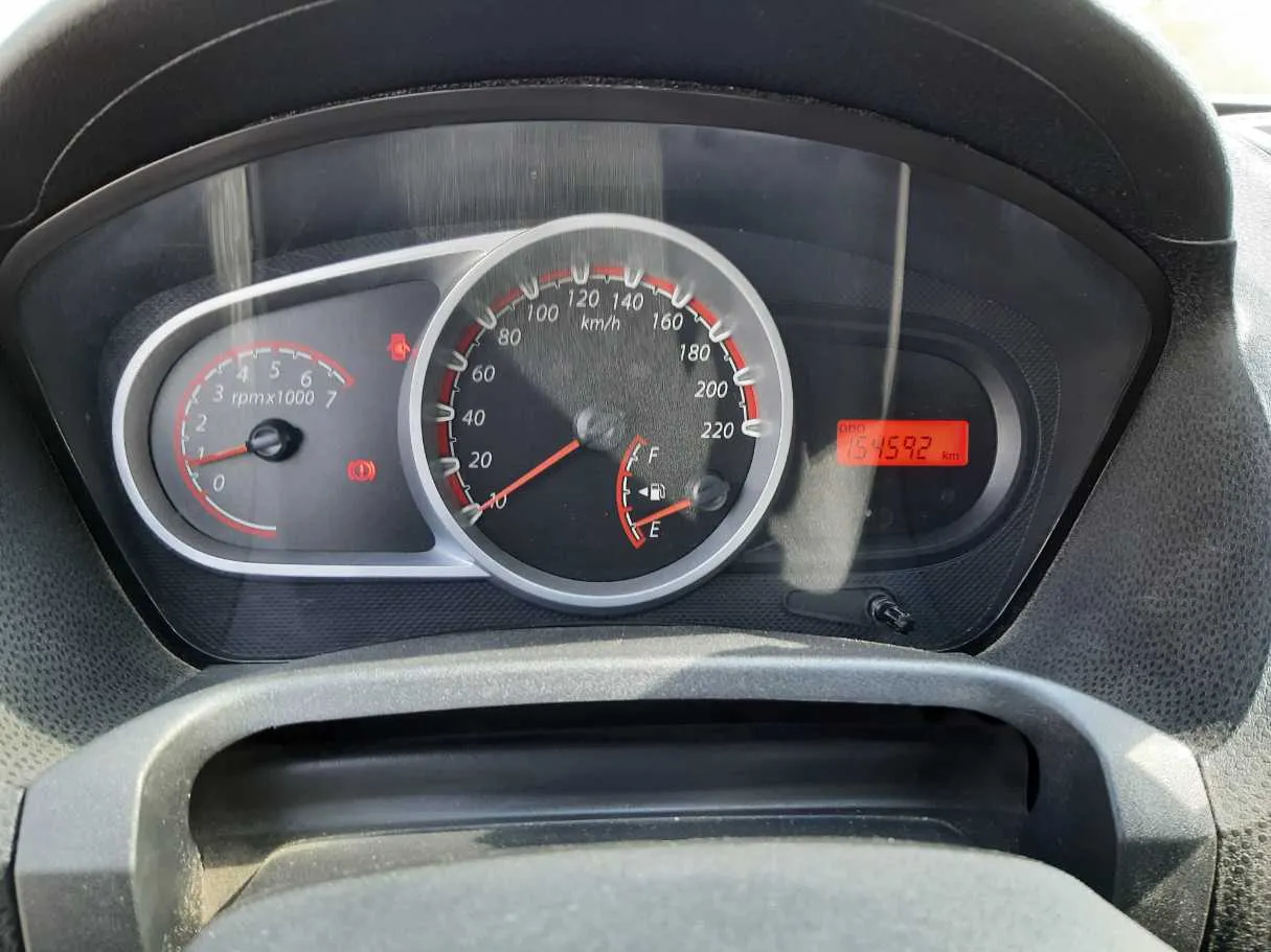 Car image 18