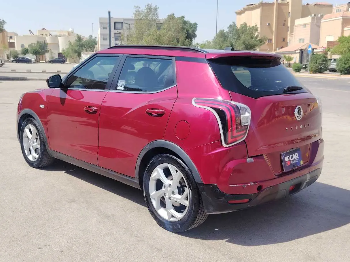 Car image 7