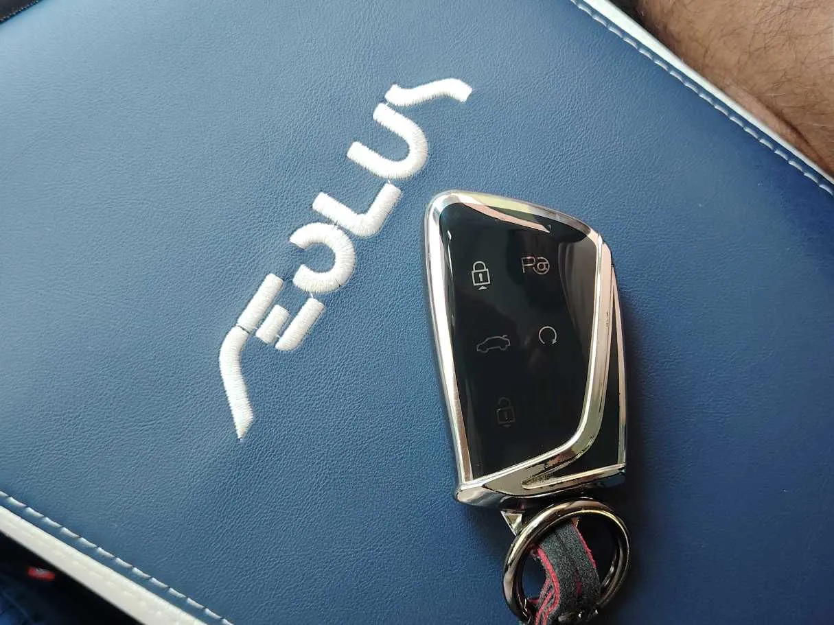 Car image 32
