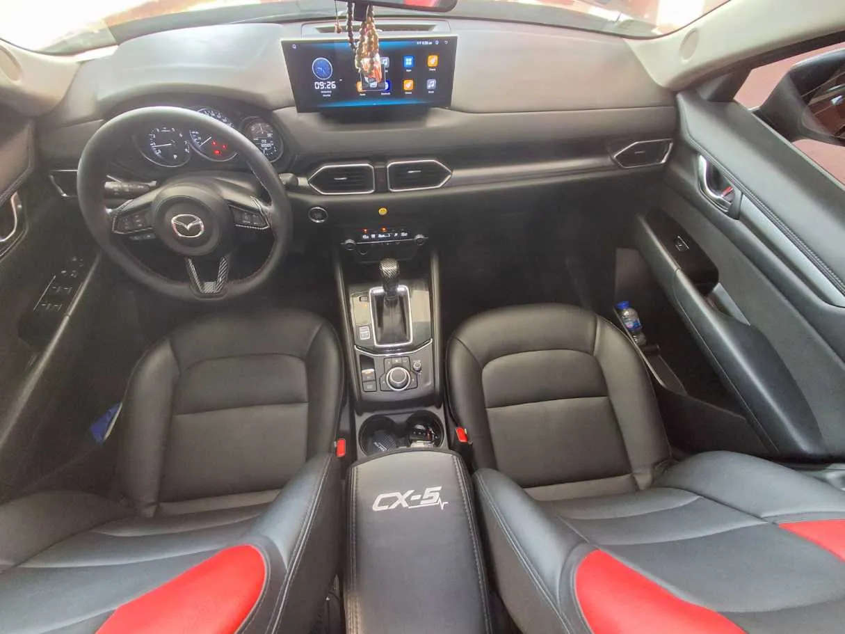 Car image 17