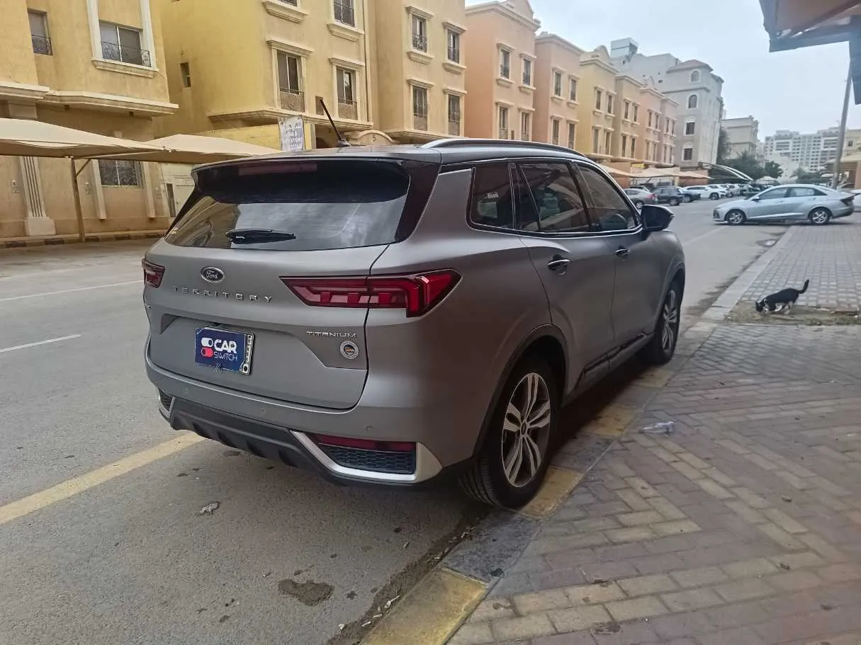 Car image 5