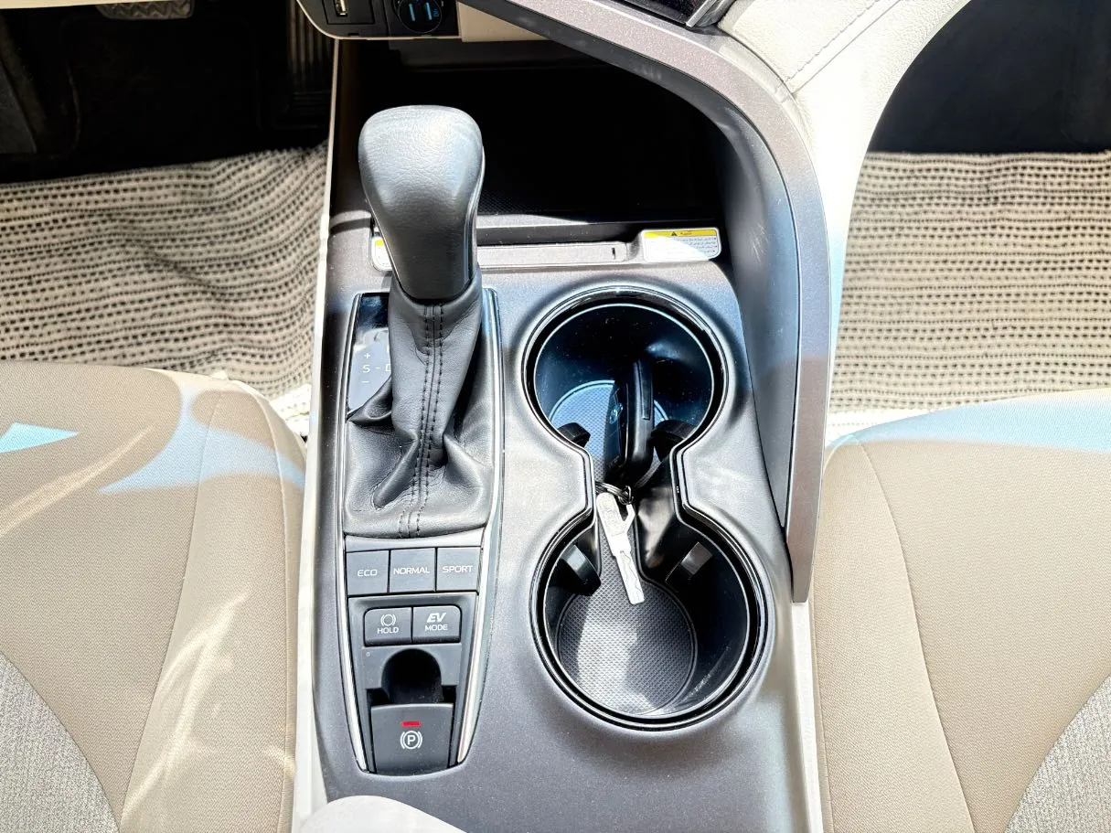 Car image 20