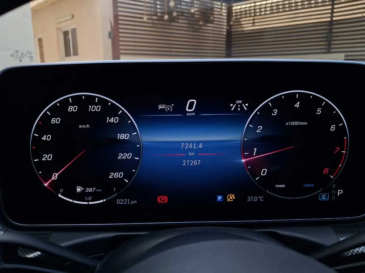 Car image 17