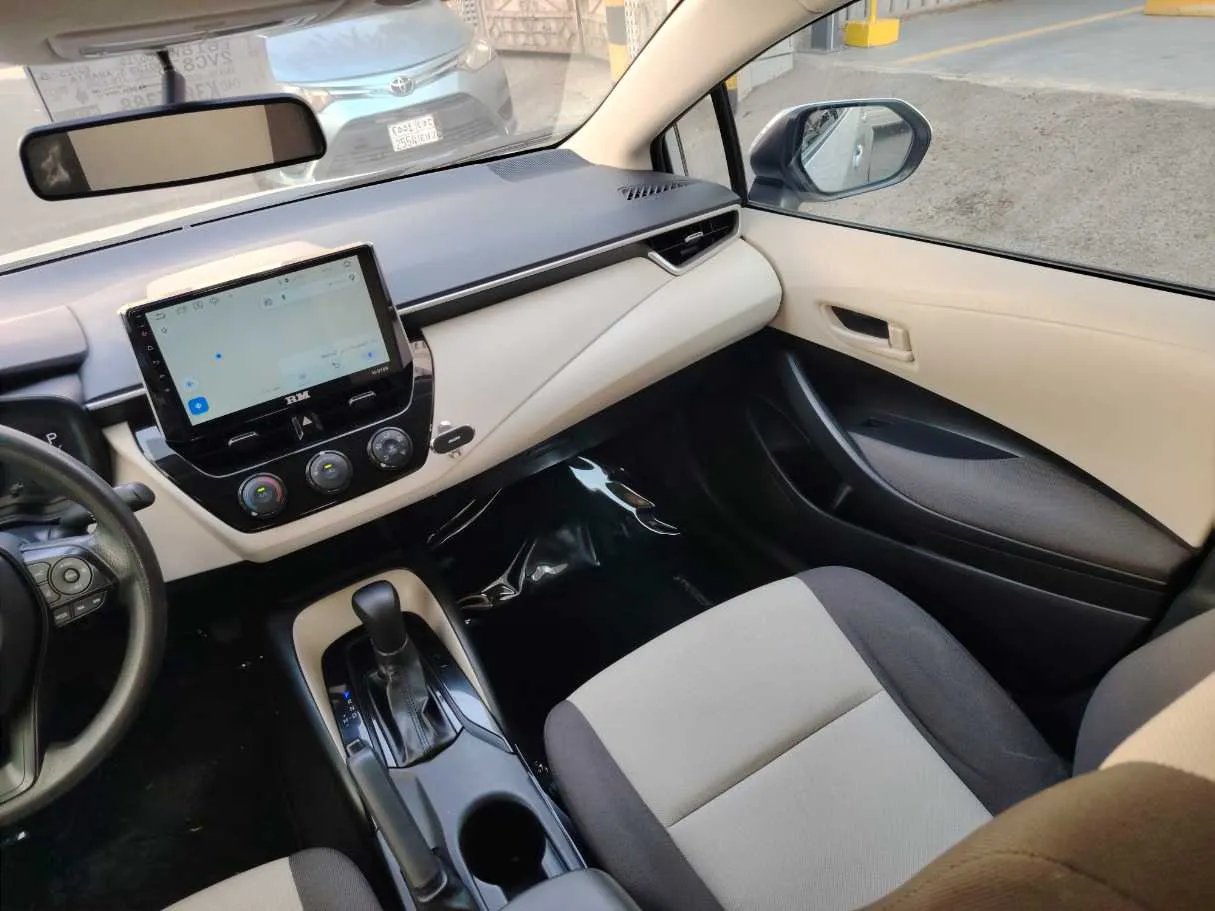 Car image 19