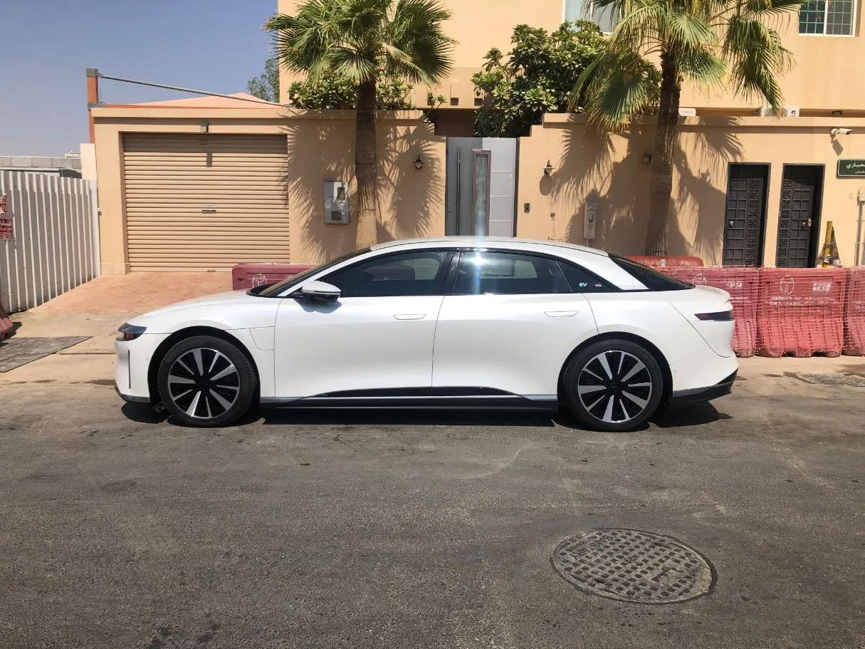 Car image 8