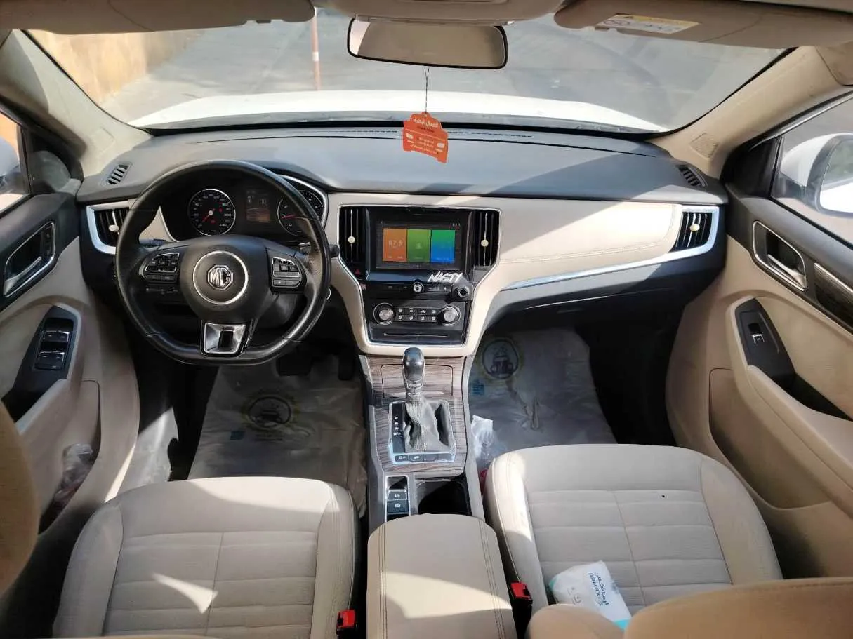 Car image 23